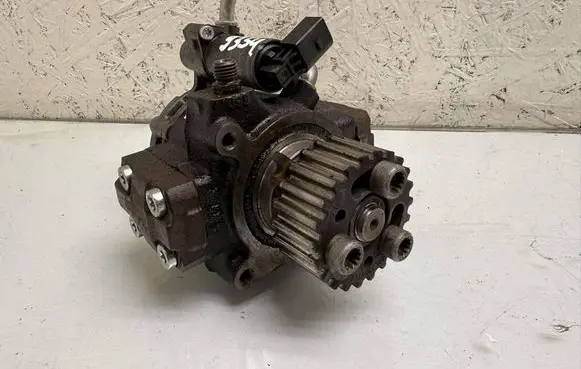 Fuel injection high pressure pump