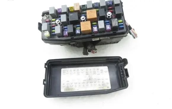 Chevrolet Captiva Fuse box set 96821095