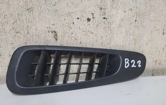 Mercedes-Benz Vito Viano W639 Dashboard air vent grill cover trim A6398310060