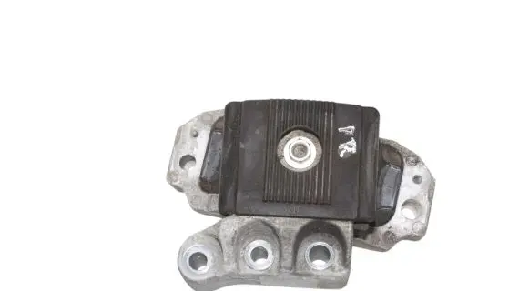 Mitsubishi Outlander Engine mount bracket