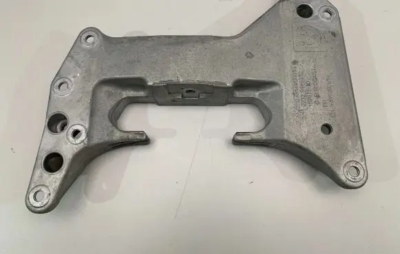 BMW 4 G22 G23 G24 G26 Gearbox mounting bracket 9485330