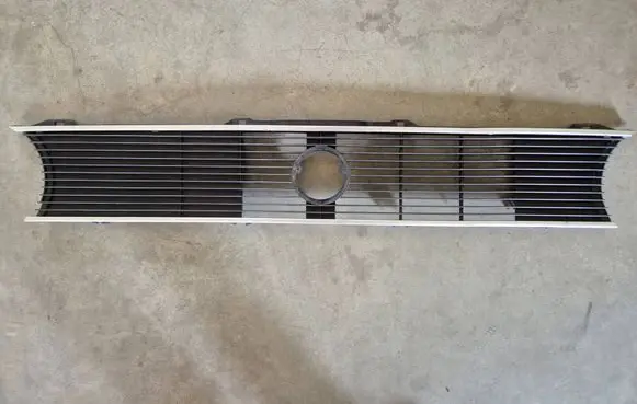 Volkswagen Golf I Front grill 171853653D