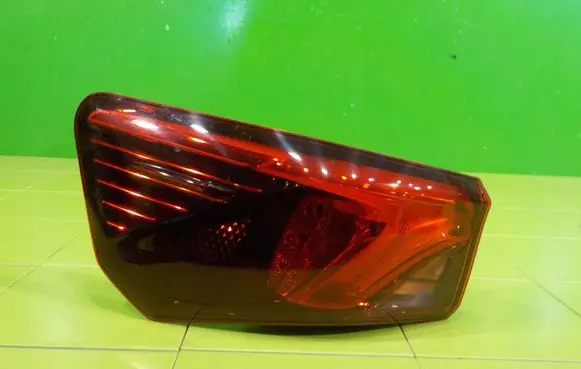 Toyota Avensis T270 Rear/tail lights 8158005300 XP260