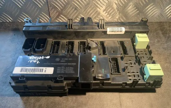 BMW X5 E53 Fuse module 8380407