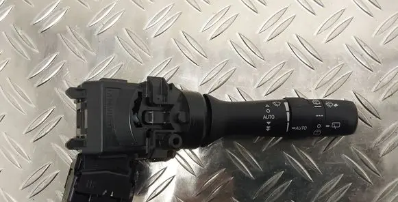 Toyota Auris 150 Wiper control stalk 17F633 02421