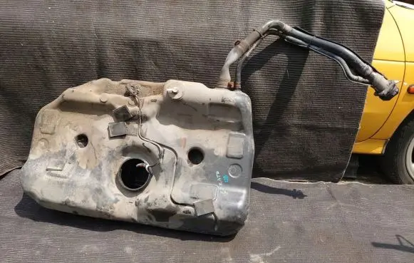 KIA Cerato Fuel tank 311602F400 311502F000