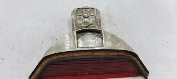 BMW 5 E39 Third/center stoplight 653