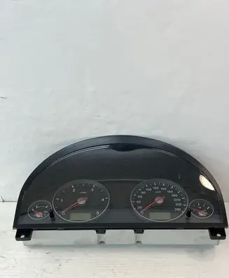 Ford Mondeo Mk III Speedometer (instrument cluster) 3S7F10841 44ZU187