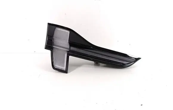 Tailgate rear/tail lights