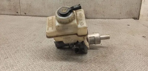 Master brake cylinder