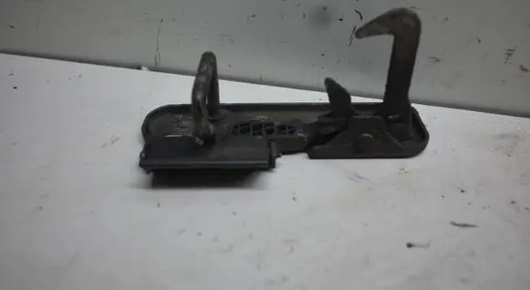 Volkswagen Tiguan Engine bonnet/hood lock/latch loop/hook 1K0823480