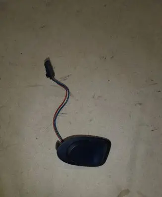 Steering wheel buttons/switches