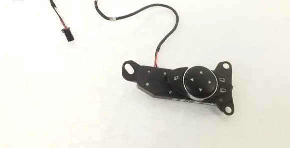Wing mirror switch