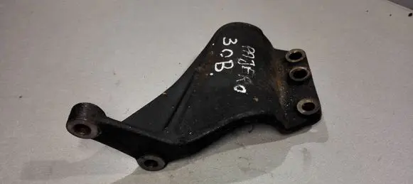 Mitsubishi Pajero Engine mounting bracket