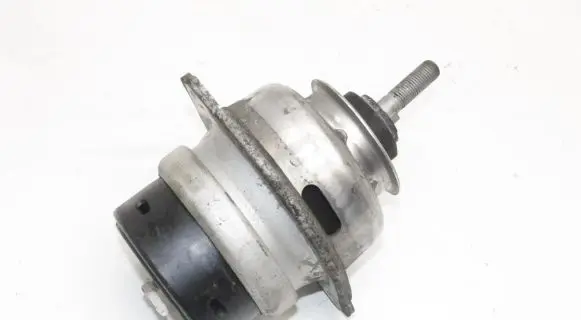 Audi Q7 4L Engine mount bracket 7L8199131F