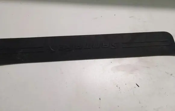 Hyundai Santa Fe Front sill trim cover 858812B000 85881-2B000