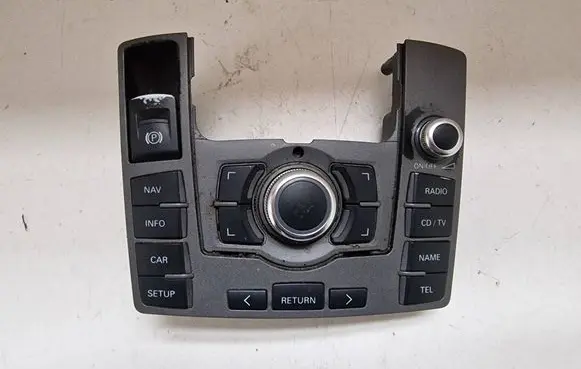 Head unit multimedia control