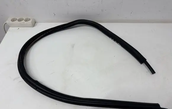 BMW Z4 E85 E86 Rubber seal front coupe door 