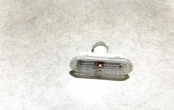 Ford Focus Front fender indicator light 4m5a13k309aa 4m5a-13k309-aa