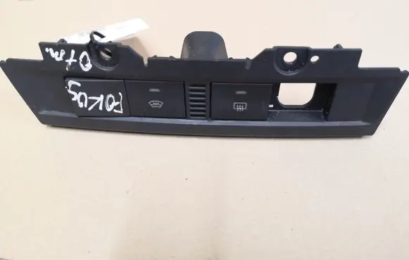 Ford Focus Windscreen/window heater switch 4M5113D734