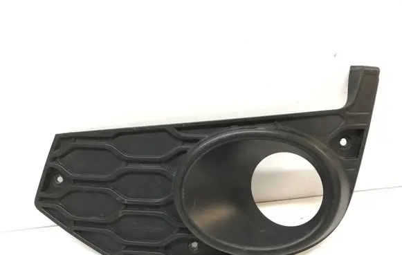 Iveco Daily 6th gen Front fog light trim/grill 5801562216
