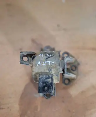 Hyundai i20 (PB PBT) Gearbox mounting bracket