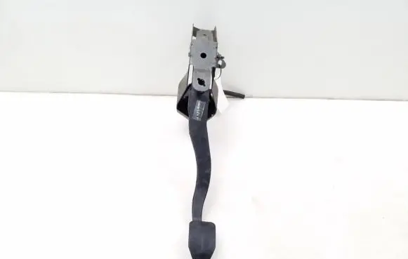 Volkswagen Transporter - Caravelle T5 Clutch pedal 7H1721059E