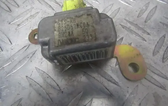 Mazda 323 Airbag deployment crash/impact sensor b25d57kc0a 9h24a