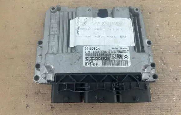 Peugeot 207 Engine control unit/module 9674245180 9666729580 0281015847