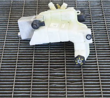 Tesla Model 3 Coolant expansion tank/reservoir 109701600D 108824800D