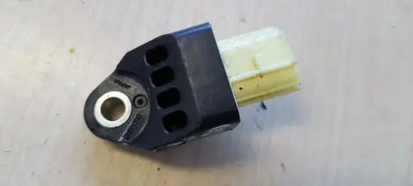 Toyota RAV 4 (XA30) Airbag deployment crash/impact sensor 8983133020