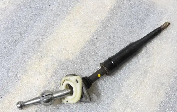 Isuzu Trooper Gear shift cable linkage 8970906111 97090611