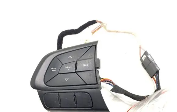 Steering wheel buttons/switches