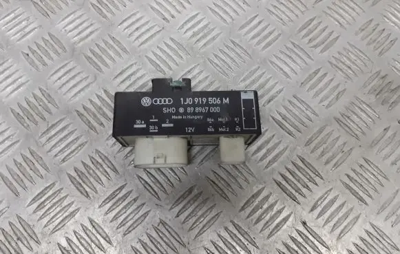 Skoda Fabia Mk1 (6Y) Coolant fan relay 1J0919506M