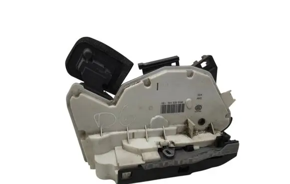 Seat Leon (5F) Rear door lock 5K4839016Q