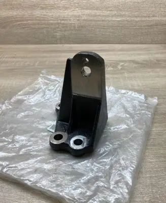 Hyundai Santa Fe Engine mounting bracket 4317638101 C04FLP