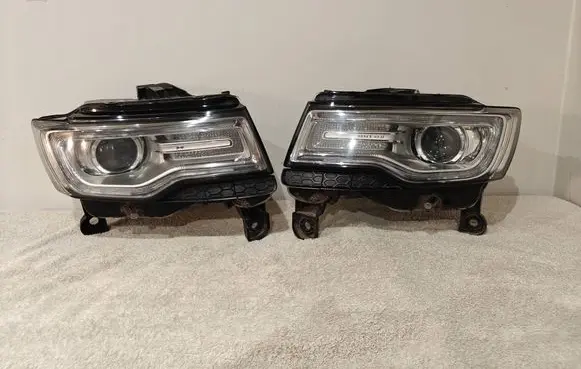 Jeep Grand Cherokee Headlights/headlamps set 