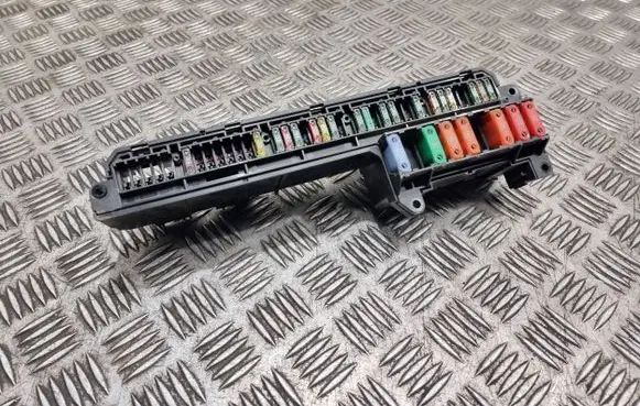BMW 5 E60 E61 Fuse module