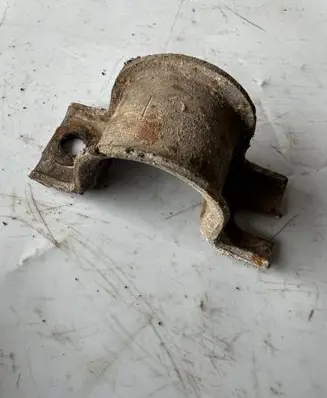 Toyota Land Cruiser (J120) Sway bar bush bracket, front 