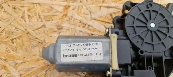 Seat Alhambra (Mk1) Front door window regulator motor 7M3959802 TR37M3959802 YM2114533AA