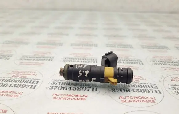 Volkswagen Jetta V Fuel injector