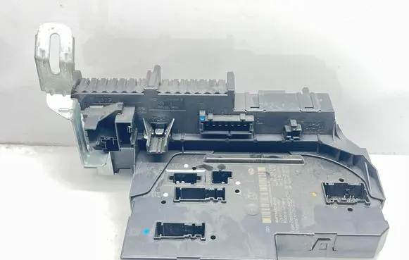 Mercedes-Benz C W204 Comfort/convenience module A2049067202 2049012402