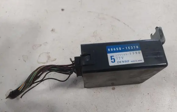 Toyota Yaris Other control units/modules 886501E370 2771001790
