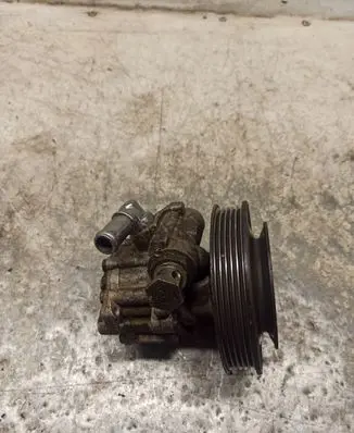 Audi A4 S4 B5 8D Power steering pump