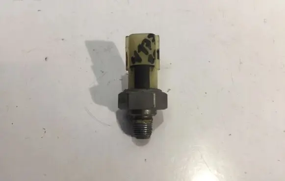 Mercedes-Benz A W177 Oil pressure sensor 050533