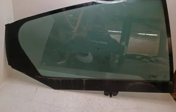 Rear door window glass