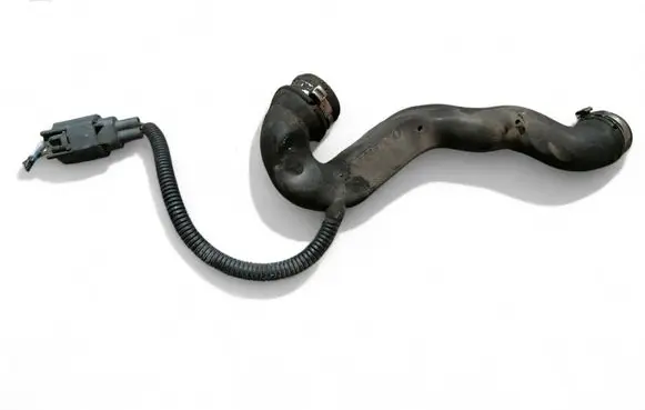 Volvo S80 Breather/breather pipe/hose 30788009