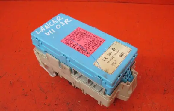 Mitsubishi Lancer Fuse box set MR587875 G8C223M3C
