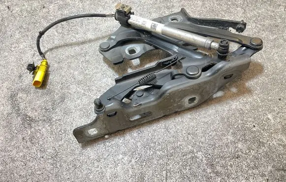 Audi A4 S4 B9 Engine bonnet/hood hinges 8W0823823 8W0823302E