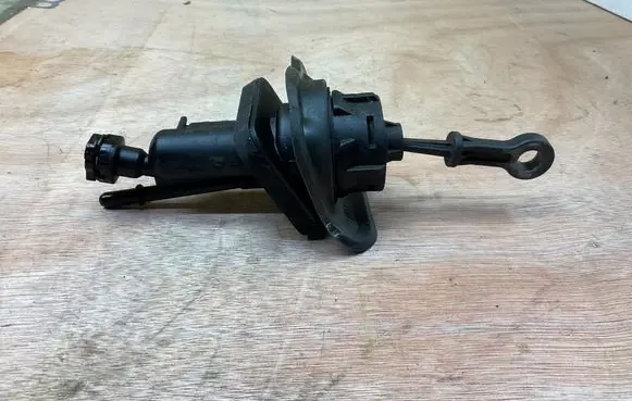Ford Mondeo MK IV Clutch master cylinder 66917A543AC 6G917A543AC